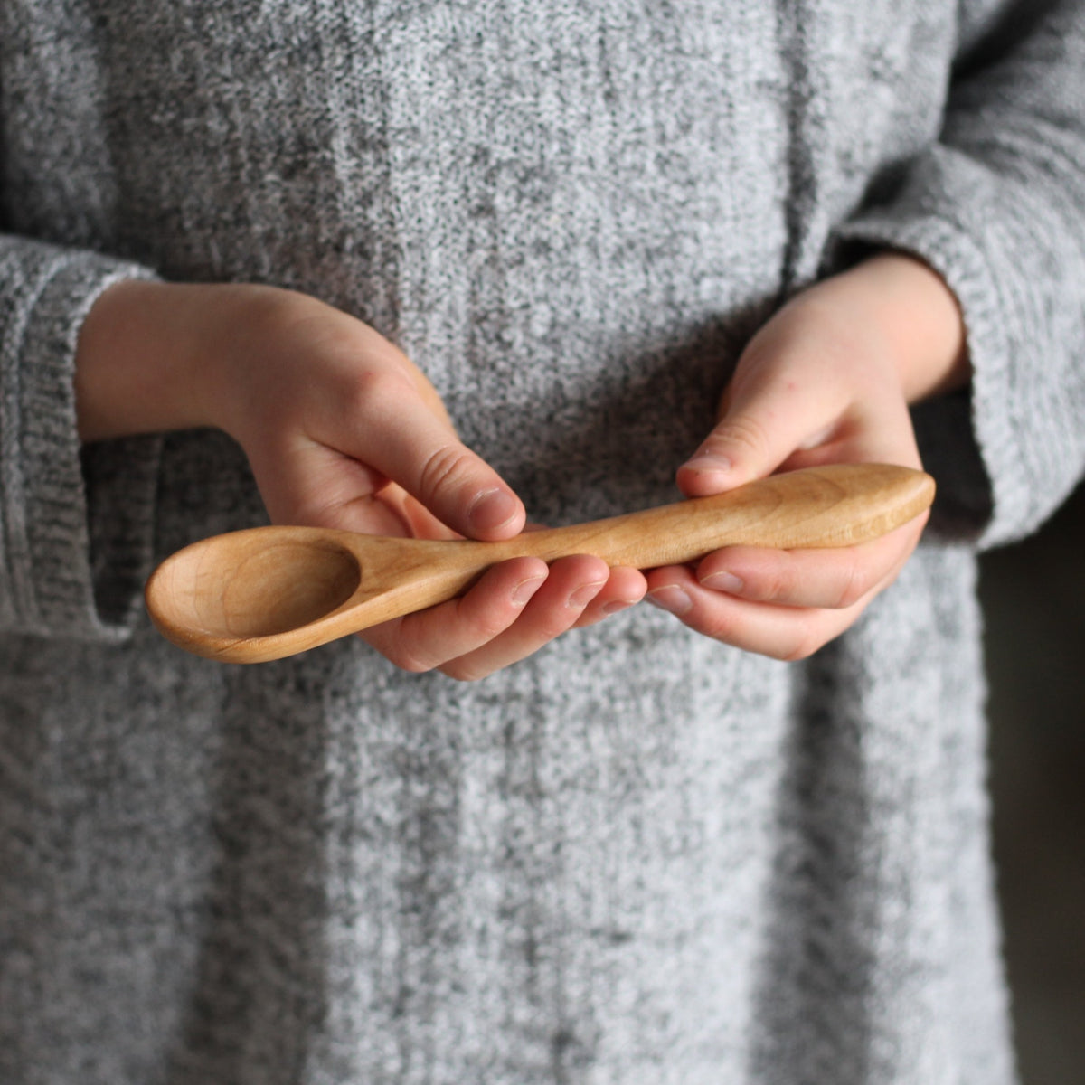 Petite cuillère en bois faite main