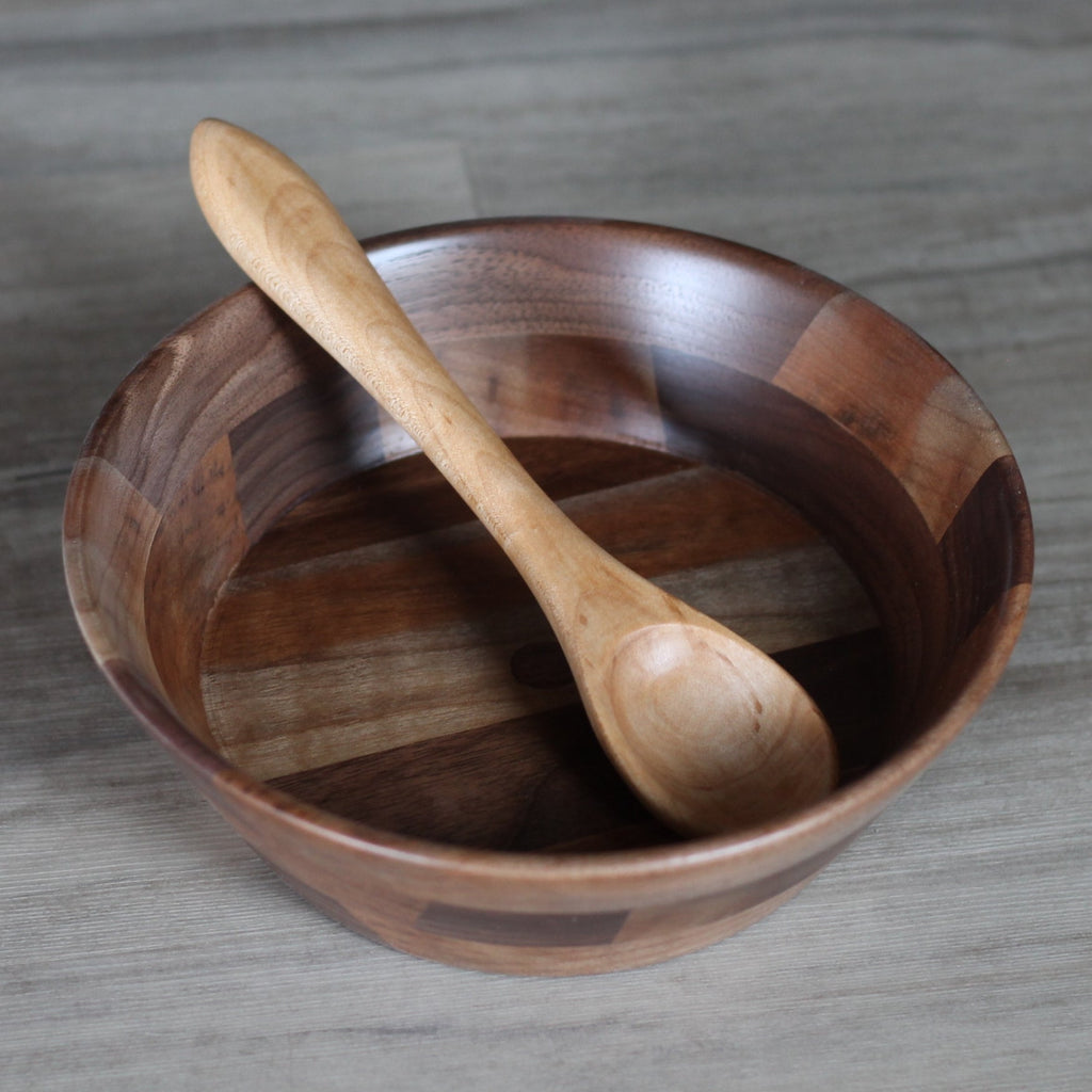 Petite cuillère en bois faite main