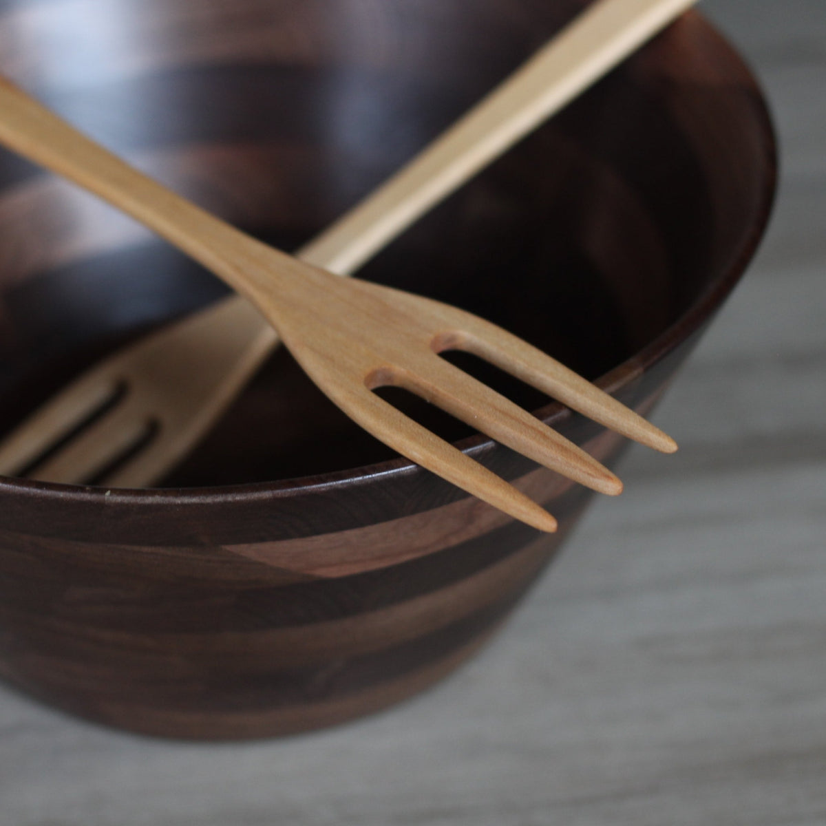 Fourchette fine en bois faite à la main