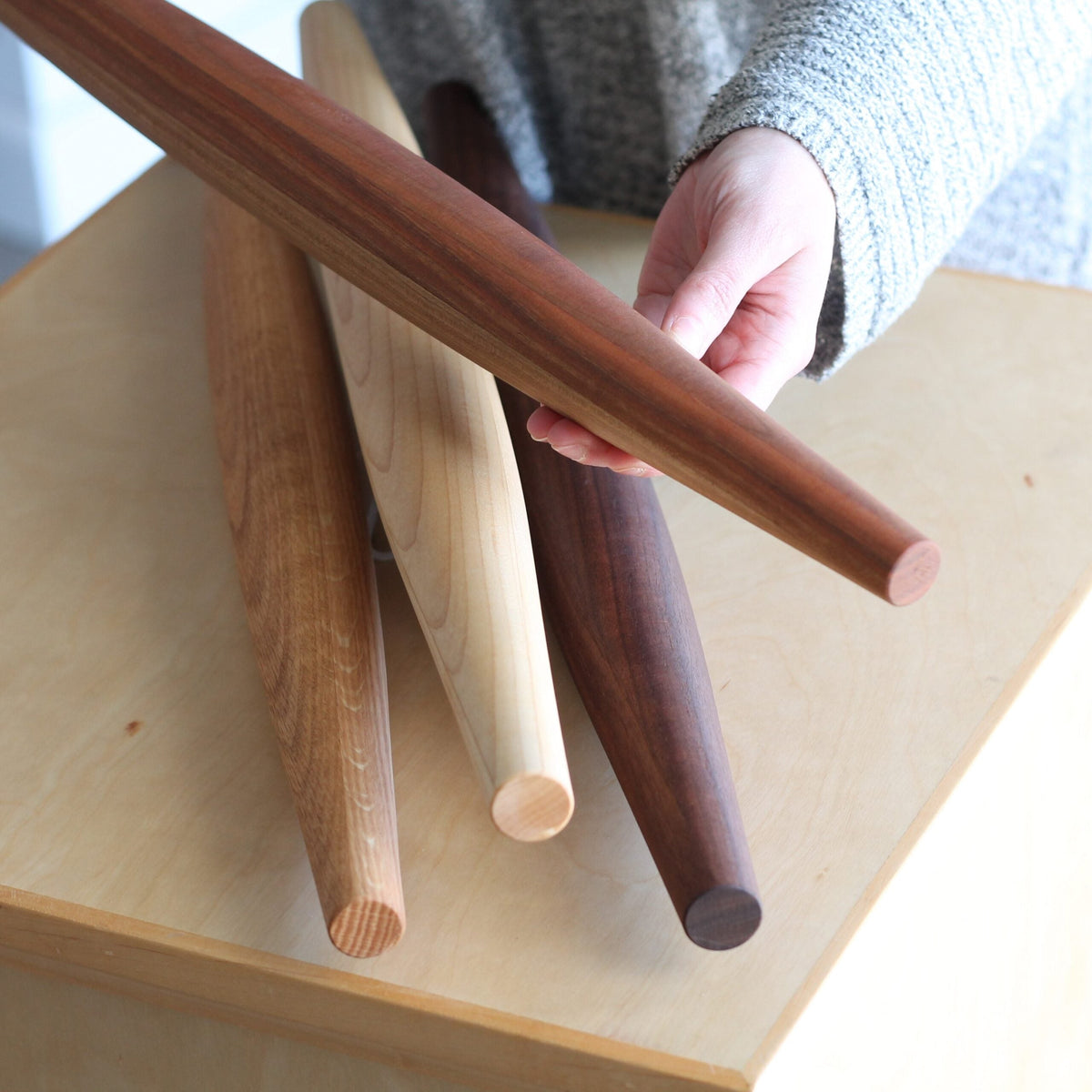 Rouleau à pâtisserie français en bois massif fait à la main