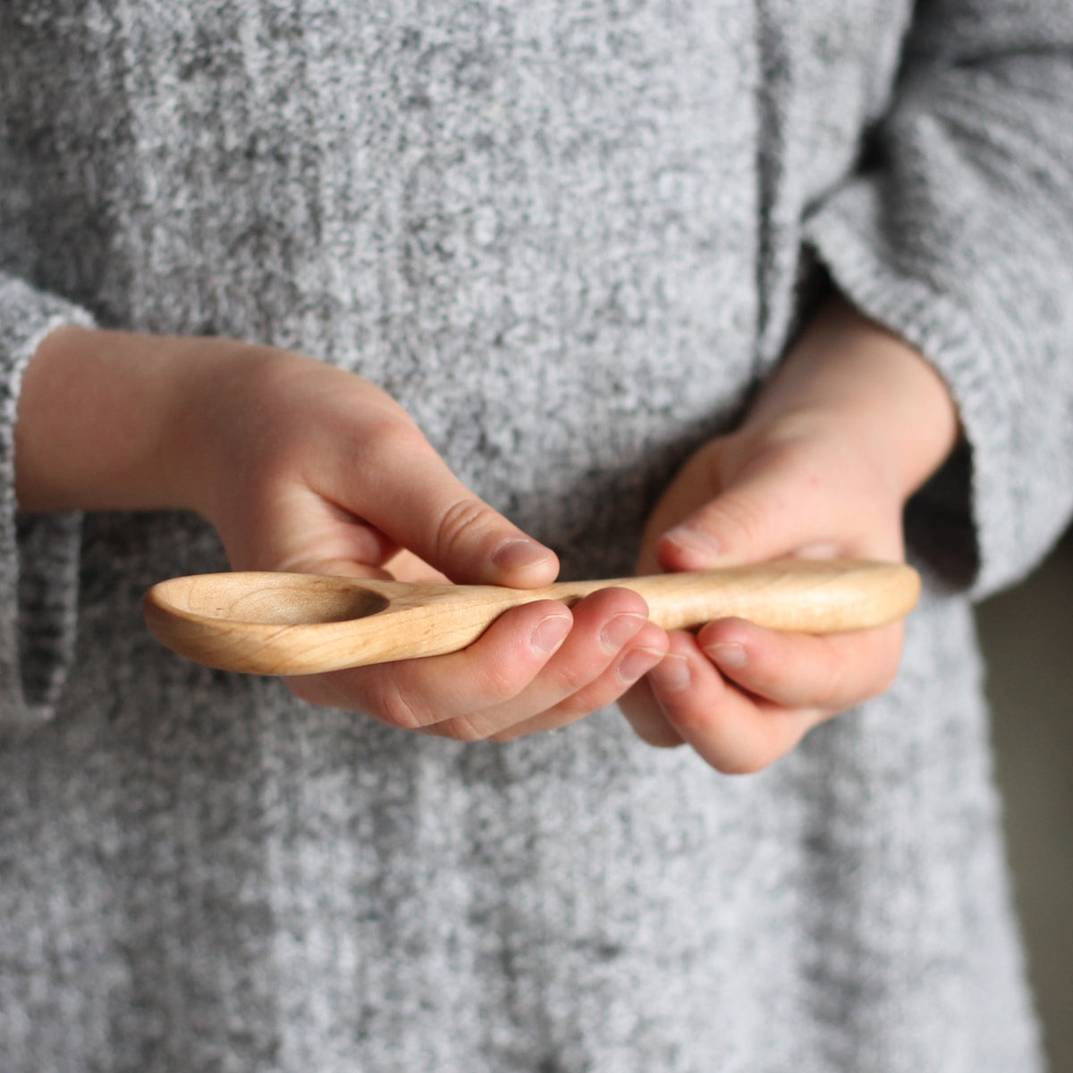 Petite cuillère en bois faite main