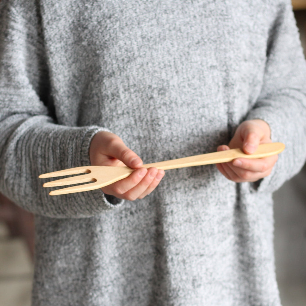 Fourchette fine en bois faite à la main